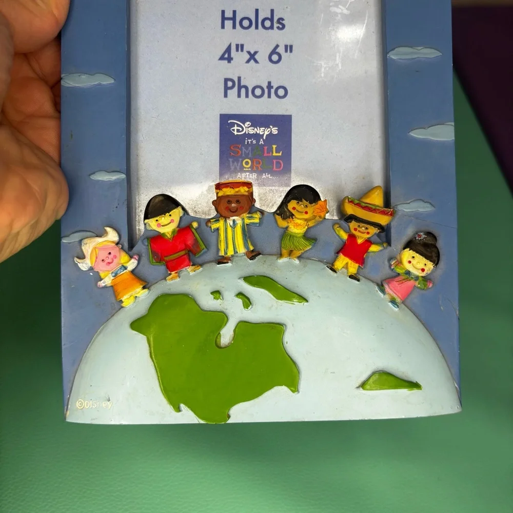 Disney Parkd It's a Small World Vintage 4X6 Photo‎ Frame